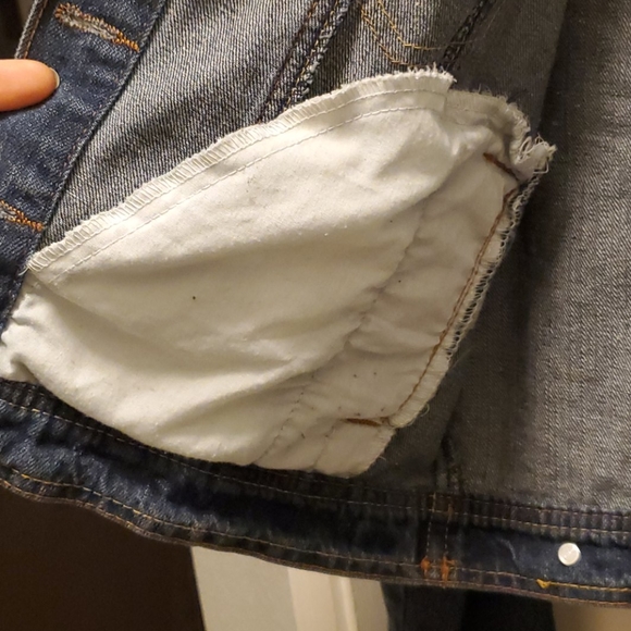 Distressed Jean jacket - Picture 5 of 6